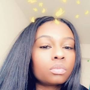 Meet your Posher, Sakia